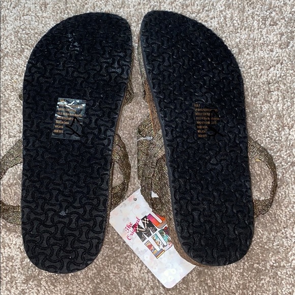 NWT Muk Luk Sandals - Picture 3 of 6